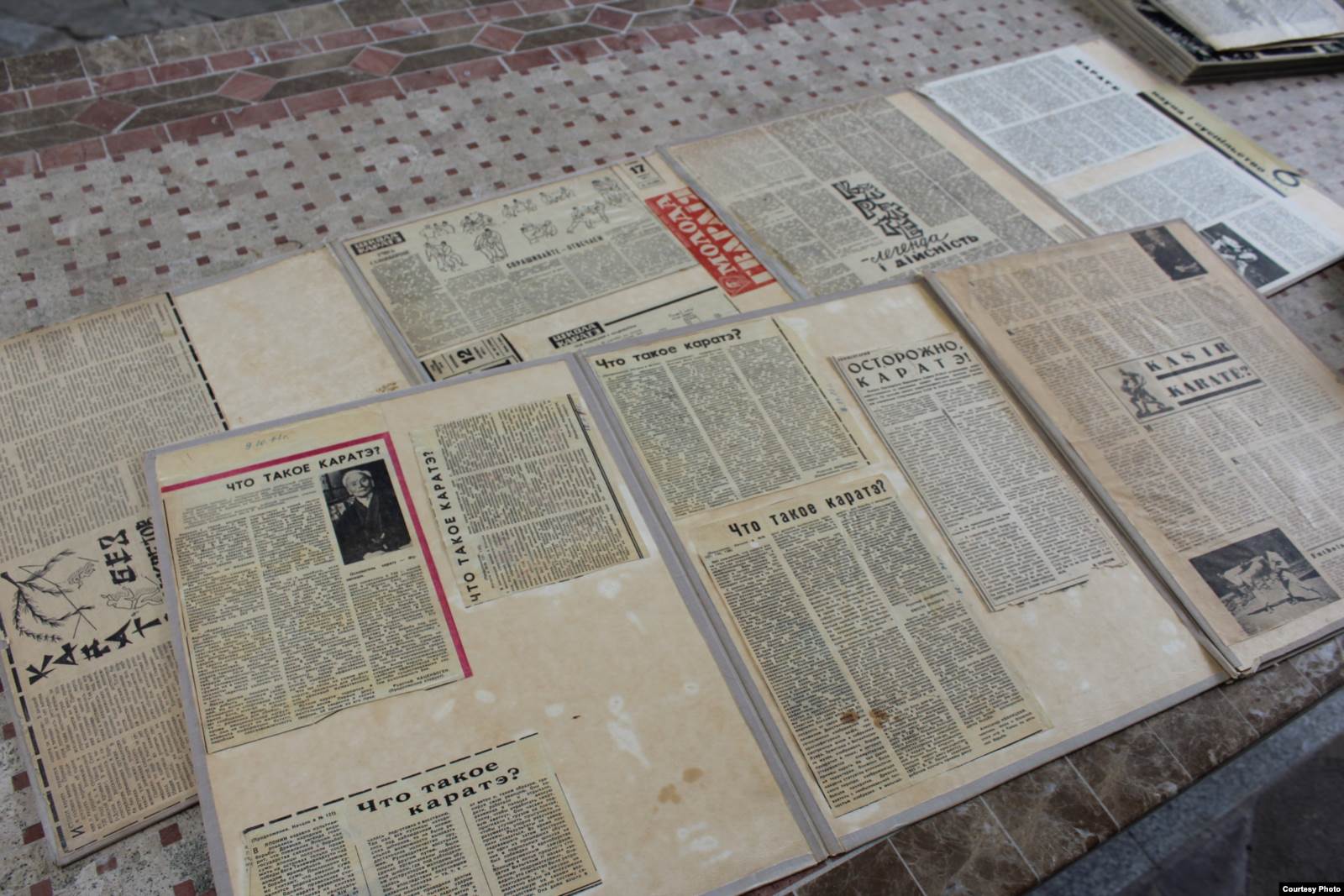 Каценбоген хранит публикации о себе и свои собственные статьи о карате