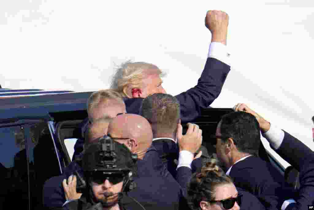 "Невероятно, что такое могло произойти в нашей стране. Сейчас ничего не известно о стрелявшем, он уже мертв. В меня попала пуля, она пробила мне верхнюю часть правого уха. Я сразу понял, что что-то не так, так как услышал свист, выстрелы и сразу почувствовал, как пуля проходит сквозь кожу. У меня началось сильное кровотечение, и тогда я понял, что происходит. Боже, благослови Америку!" &ndash; написал он