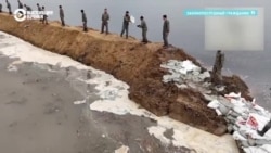 Жители сел в Северном Казахстане укрепляют дамбы: вода приблизилась к Петропавловску
